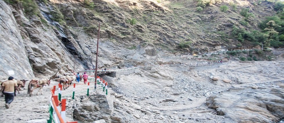 Rudraprayag: Gaurikund-Kedarnath Highway will remain closed for a month, use alternative routes for movement.