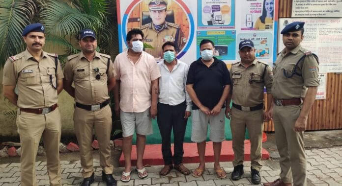 एसएसपी दून को मिली सटीक सूचना पर दून पुलिस ने किया अंतरराष्ट्रीय संरक्षित पशु तस्कर गिरोह का भंडाफोड़