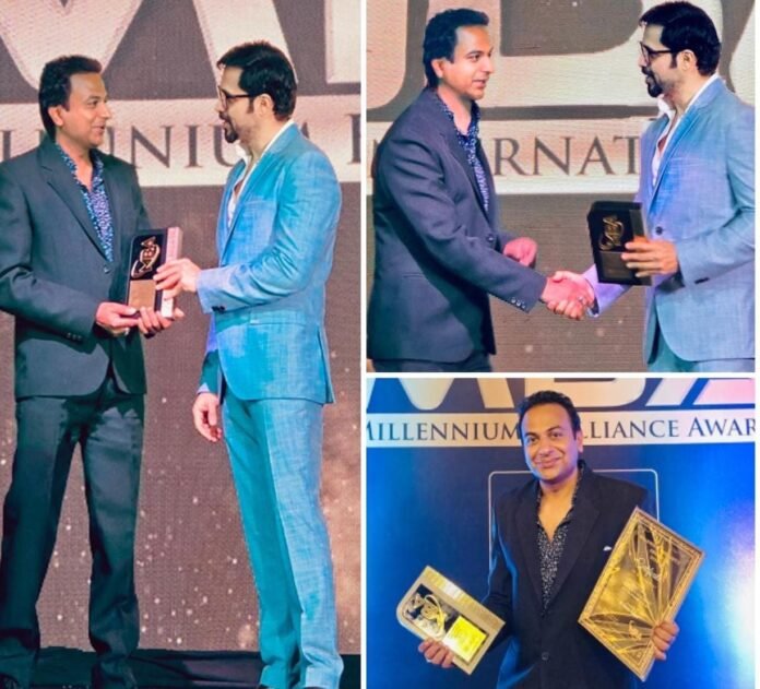 मोहित गोयल को मिला मिलेनियम ब्रिलियंस बेस्ट फैशन फोटोग्राफर अवॉर्ड नई दिल्ली में आयोजित हुई यह प्रतिष्ठित अवॉर्ड नाइट