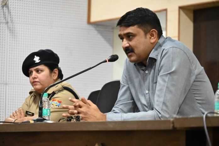 IMA कैडेट्स के साथ पुलिस लाइन देहरादून में एसएसपी देहरादून ने किया इंटरेक्शन