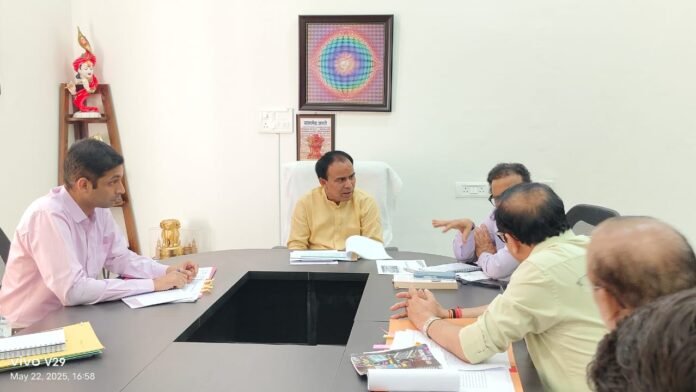 30 जून तक शासन को सौंपे कलस्टर विद्यालयों की डीपीआर