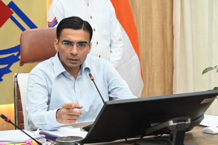 मुख्यमंत्री के निर्देश पर जिला प्रशासन का शिक्षा माफियाओं पर प्रहार जारी