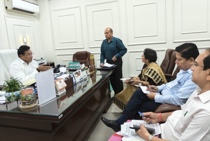 कोविड-19 की स्थिति पर स्वास्थ्य विभाग अलर्ट, स्वास्थ्य सचिव ने दिए सभी तैयारियां चाक-चौबंद रखने के निर्देश