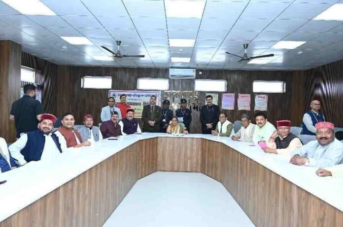 द्वितीय राजभाषा संस्कृत संभाषण से गूंजी विधानसभा, सभी मंत्रियों और विधायकों ने लिया प्रशिक्षण