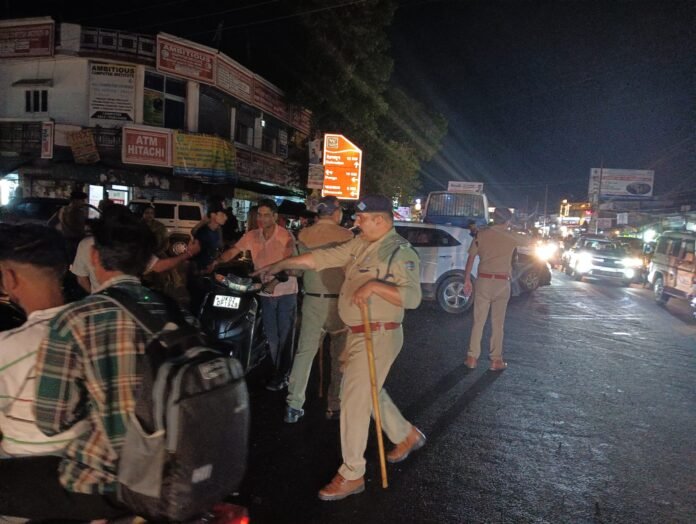 प्रेमनगर थानाक्षेत्र में रोहित नेगी हत्याकांड के मुख्य अभियुक्तों के साथ मुजफ्फरनगर मंगलौर बॉर्डर में देहरादून पुलिस के साथ मुठभेड़