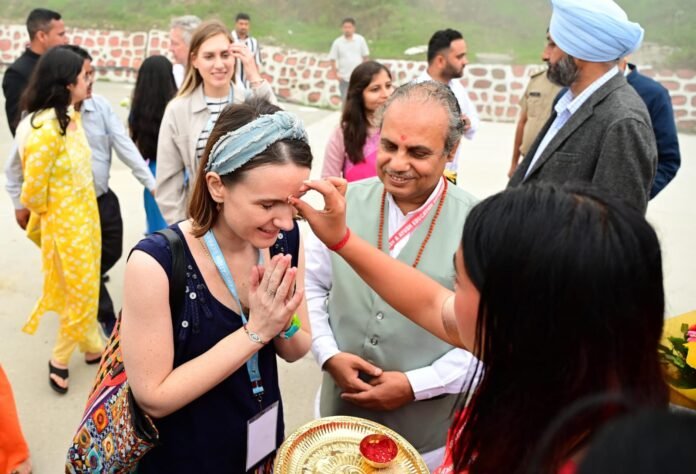 भराड़ीसैंण, गैरसैंण की मिट्टी ने जीता विदेशी मेहमानों का दिल