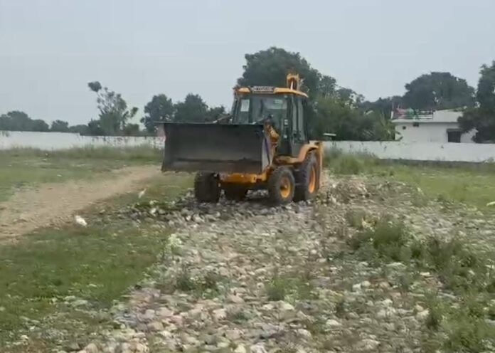फिर चला एमडीडीए का बुलडोजर 22 बिघा में की जा रही अवैध प्लाॅटिंग पर की ध्वस्तीकरण की कार्यवाही