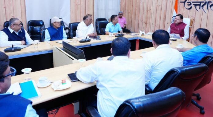 मुख्यमंत्री ने उच्च स्तरीय बैठक के दौरान अधिकारियों को निर्देश दिये कि जमरानी बांध बहुद्देशीय परियोजना और सौंग बांध पेयजल परियोजना के कार्यों में और तेजी लाई जाए