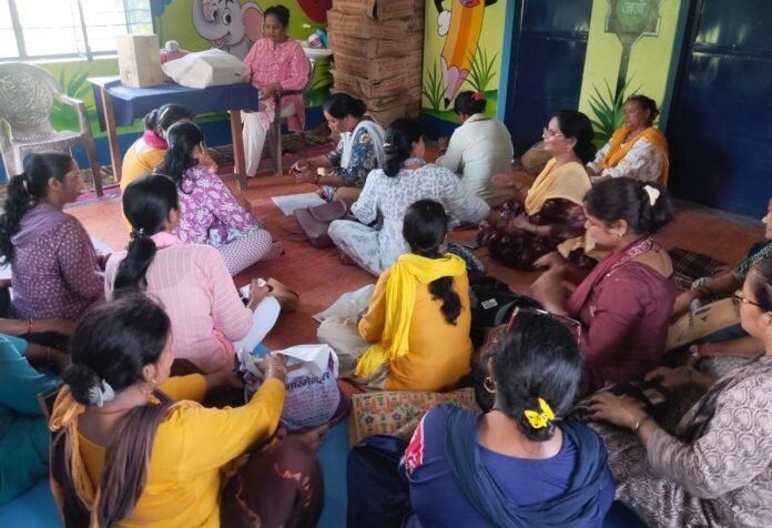 बाल विकास परियोजना अधिकारी अंजू बडोला ने बाल विकास परियोजना, विकासनगर के द्वारा सभावाला क्षेत्र में मुख्यमंत्री एकल महिला स्वरोजगार योजना के बारे में जानकारी दी