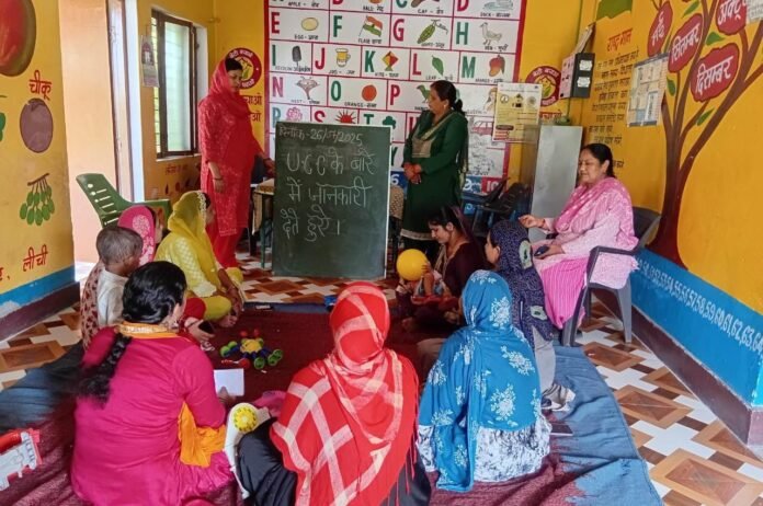 बाल विकास परियोजना महिला सशक्तिकरण एवं बाल विकास विभाग के द्वारा चलाई जा रही सभी योजनाओं के बारे में ग्रामीण महिलाओं को जानकारी दी गई