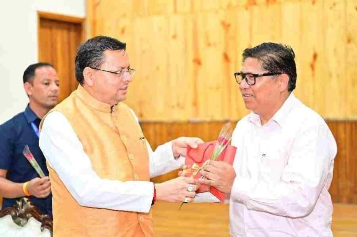 सीएम धामी ने राष्ट्रीय डॉक्टर्स डे के अवसर पर प्रदेशभर से आए चिकित्सकों को किया सम्मानित