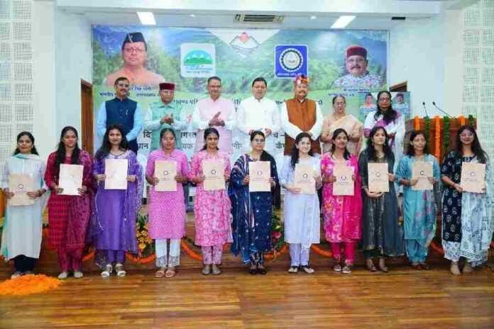 मुख्यमंत्री धामी ने सिंचाई विभाग के विभिन्न पदों पर चयनित 144 अभ्यर्थियों एवं उत्तराखण्ड परिवहन निगम में मृतक आश्रित कोटे के अंतर्गत 43 पात्र आश्रितों को किये नियुक्ति पत्र वितरित