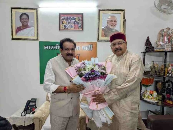 महाराज ने पंचायतीराज राज्य मंत्री बघेल से की शिष्टाचार भेंट, क्षेत्र पंचायत प्रमुख एवं जिला पंचायत अध्यक्ष के पद के लिए प्रत्यक्ष चुनाव कराये जाने के निमित्त राज्यों को शक्ति प्रदान करने का किया अनुरोध