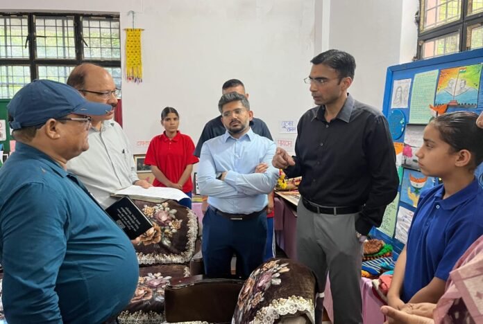 सीएम के निर्देश पर डीएम का दूर दराज आवासीय विद्यालयों की निरीक्षण श्रृखला में केजीबीवी त्यूनी पश्चात, केजीबीवी कोरूबा का भ्रमण, परीक्षण, बेहतरीन करने का प्रयास