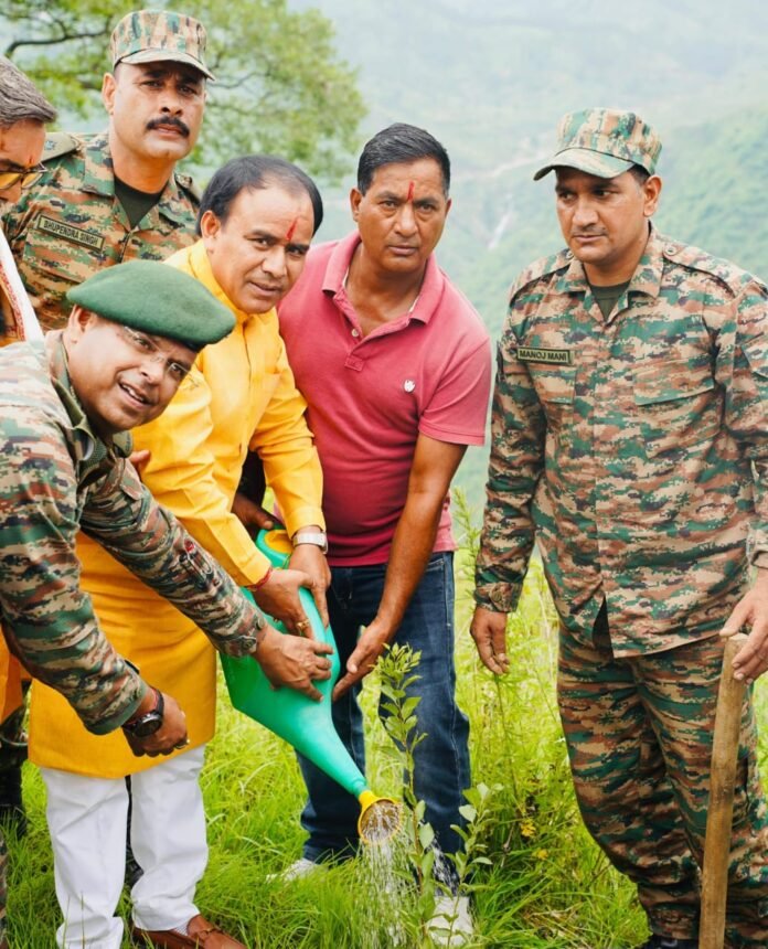 घीड़ी गांव में कैबिनेट मंत्री डॉ धन सिंह रावत ने किया मेजर डोभाल स्मृति पार्क का शिलान्यास