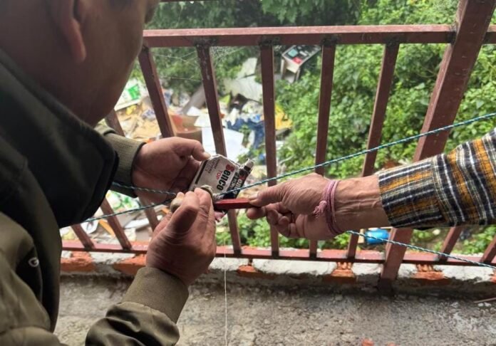 प्राधिकरण क्षेत्रान्तर्गत, विभिन्न स्थानों देहरादून, मसूरी में किये जा रहे अवैध निर्माणों पर शीलिंग की कार्यवाही