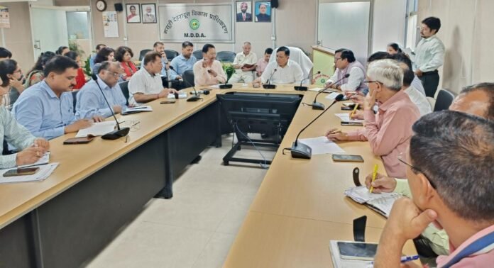 मुख्यमंत्री पुष्कर सिंह धामी के निर्देश पर अवैध निर्माणों के खिलाफ सख्ती, एमडीडीए उपाध्यक्ष ने दिए ताबड़तोड़ कार्रवाई के निर्देश.