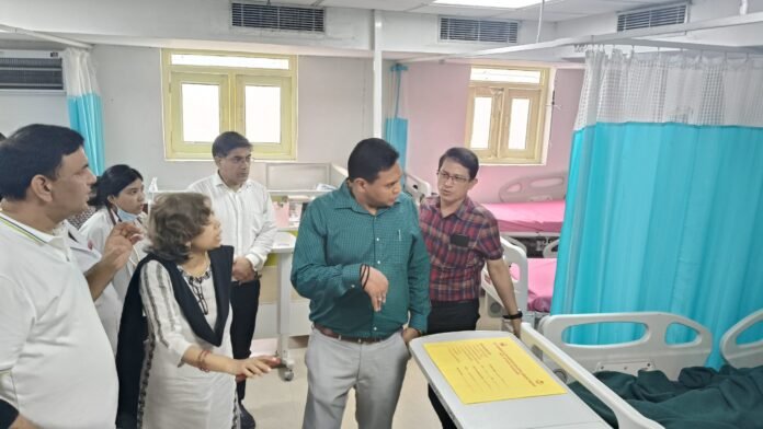 धराली आपदा अलर्ट मोड में स्वास्थ्य विभाग, मुख्यमंत्री के निर्देश पर स्वास्थ्य सचिव ने किया अस्पतालों का निरीक्षण