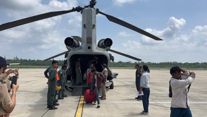 उत्तरकाशी आपदा राहत कार्य: हर्षिल व गंगोत्री क्षेत्र से यात्रियों का सफल रेस्क्यू ऑपरेशन जारी