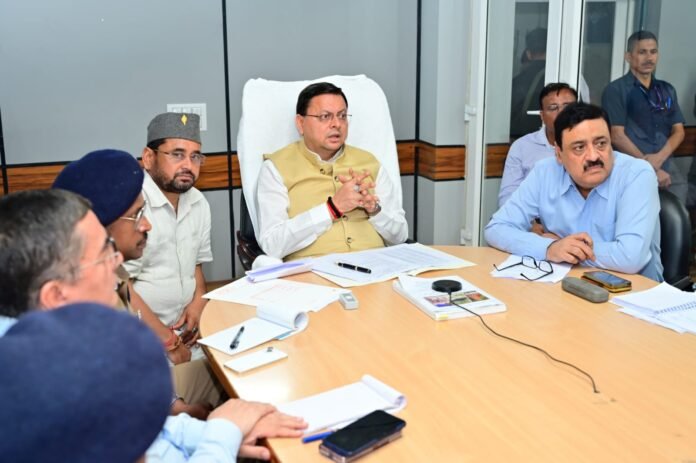 दूसरे दिन भी जिले में रहकर रेस्क्यू ऑपरेशन की निगरानी और निर्देशन में जुटे रहे सीएम धामी