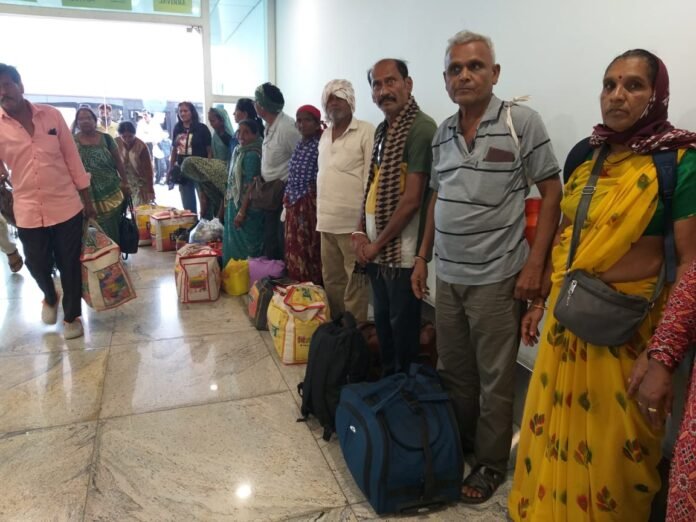 उत्तरकाशी के धराली आपदा के कारण गंगोत्री क्षेत्र में फंसे तीर्थयात्रियों का रेस्क्यू जारी