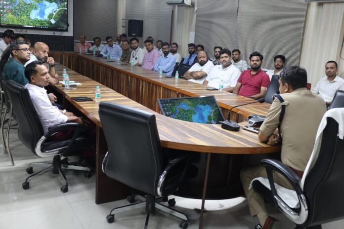 वरिष्ठ पुलिस अधीक्षक देहरादून द्वारा जनपद में स्थित विभिन्न कोचिंग सेन्टर प्रबन्धकों/संचालकों के साथ गोष्ठी आयोजित की गई