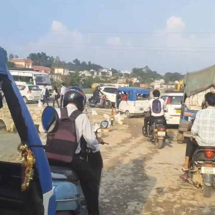 नंदा की चौकी , पांवटा राजमार्ग पर वाहनों का आवाजाही शुरू