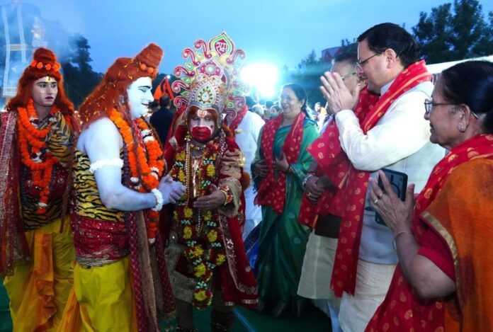 मुख्यमंत्री ने परेड ग्राउंड में रावण दहन कार्यक्रम में किया प्रतिभाग, कहा – दशहरे का पर्व हमें मानव जीवन में धर्म, सत्य और मर्यादा के महत्व का कराता है बोध