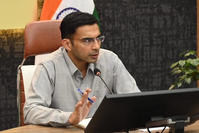 बच्चों से उनका बचपन, शिक्षा छिनने वालों को बख्शा नही जाएगाः डीएम