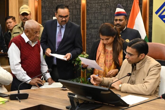 SHG महिलाओं की आईडी पर 05 लाख का फर्जी ऋणः डीएम की सख्ती, वित्तीय धोखाधड़ी पर मुकदमा दर्ज,