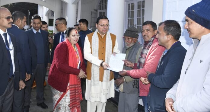 मुख्यमंत्री ने नैनीताल प्रवास के दौरान प्रशासनिक अकादमी नैनीताल में जिले के विभिन्न क्षेत्रों से आई जनता से मुलाकात की व उनकी समस्याएं सुनी