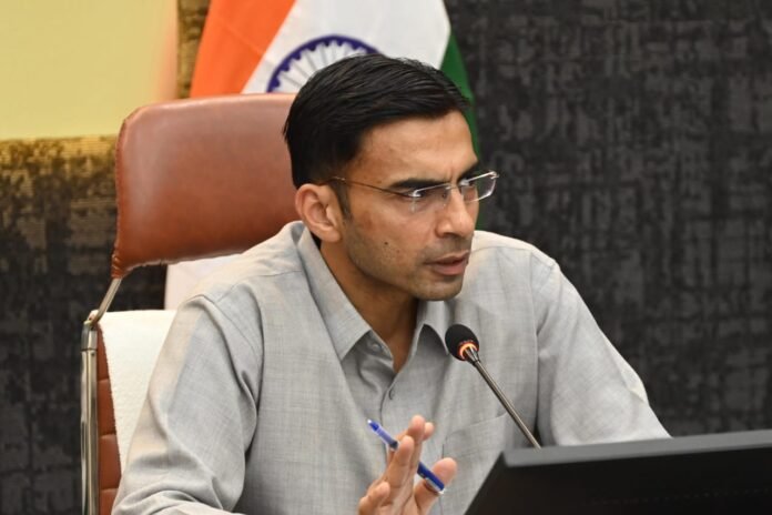 ड्ग्स के खिलाफ जिला प्रशासन सख्तः ग्राफिक एरा यूनिवर्सिटी में की गई सैकड़ों छात्रों की टेस्टिंग