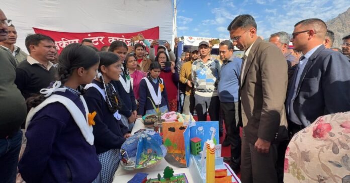 डीएम के निर्देश पर 24 घंटे के भीतर रा.प्रा.वि. लिस्ट्राबाद में शिक्षिका की तैनाती