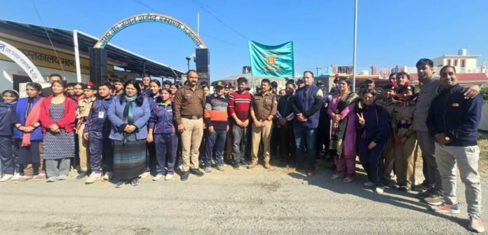 जागरूकता का पाठ पढ़ाने दून पुलिस पहुँची छात्र – छात्राओं के बीच