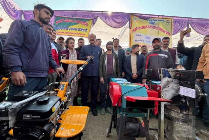 सुदूरवर्ती न्याय पंचायत पंजीटिलानी में प्रभारी मंत्री ने सुनी जन समस्याएं