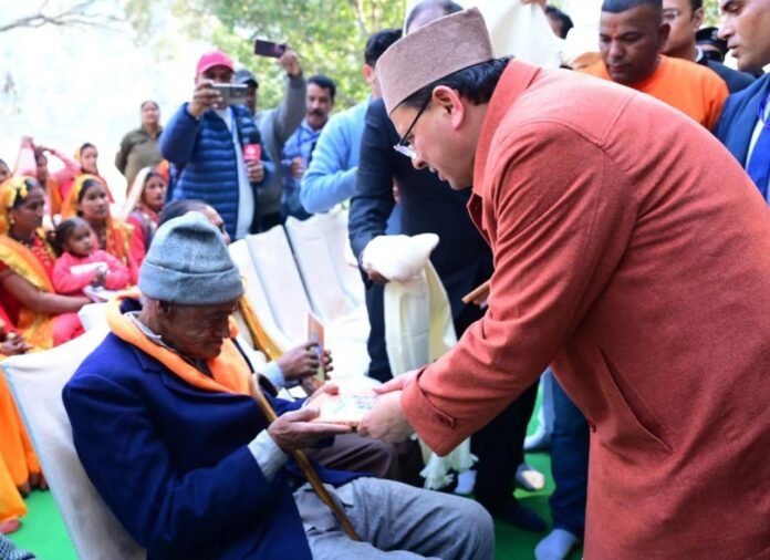 मुख्यमंत्री ने किया क्षेत्रीय जनता से संवाद रणकोची धाम से लिया जनकल्याण का संकल्प