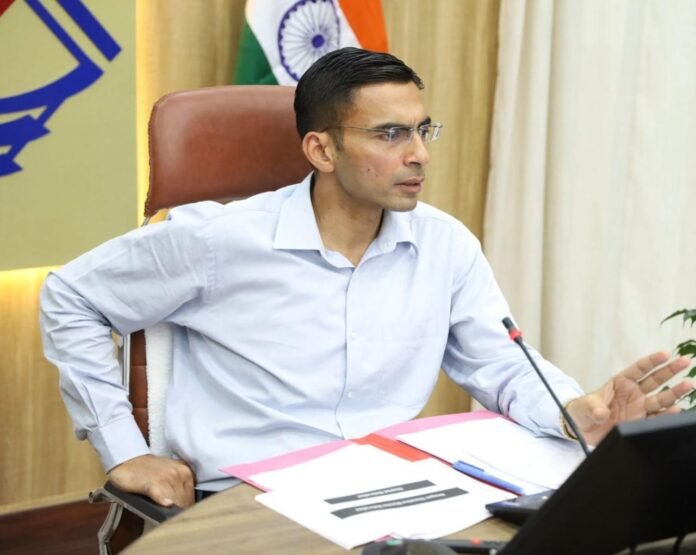 सीएम के निर्देश पर बच्चों की जान का जोखिम बने जिले के 76 जर्जर स्कूल भवन एक झटके में ध्वस्त