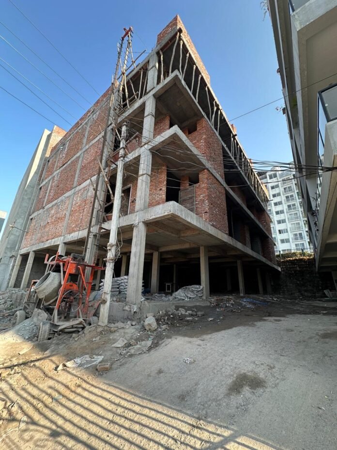 अवैध निर्माण व प्लॉटिंग पर एमडीडीए का शिकंजा, कई स्थानों पर सीलिंग व ध्वस्तीकरण की कार्रवाई