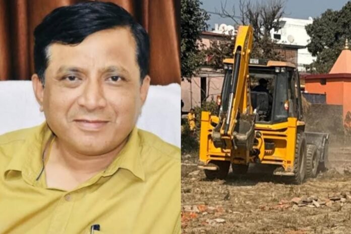 एमडीडीए की अवैध निर्माण व प्लॉटिंग पर सख्त कार्रवाई लगातार जारी, हरभजवाला और मेहुवाला माफी क्षेत्र में अवैध प्लॉटिंग ध्वस्त