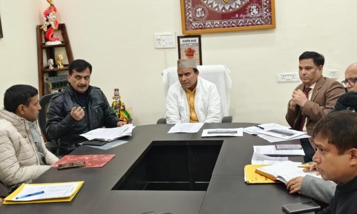 चार धाम यात्रा को चिकित्सकों का बनेगा पृथक कैडरः डाॅ. धन सिंह रावत