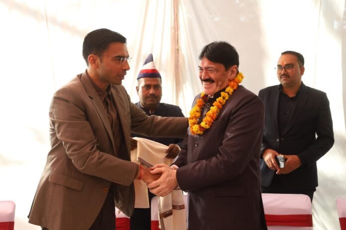 36 वर्षों की सेवा के बाद मुख्य प्रशासनिक अधिकारी कलेक्ट्रेट श्री राजेश कपिल सेवानिवृत्त; जिलाधिकारी सविन बंसल ने दी भावभीनी विदाई