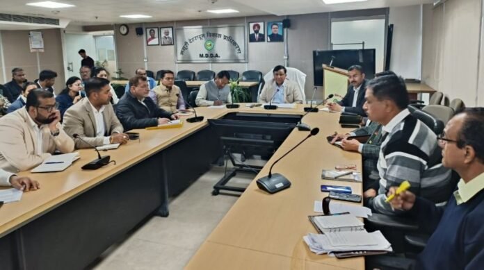 मुख्यमंत्री पुष्कर सिंह धामी के दिशा-निर्देशों में 'विज़न से विज़िबल डेवलपमेंट' की ओर एमडीडीए, उपाध्यक्ष बंशीधर तिवारी की अध्यक्षता में लिए गए बड़े फैसले