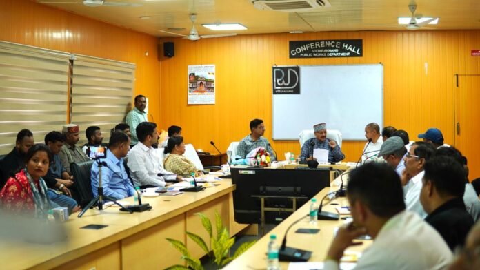 चारधाम व्यवस्थाओं को लेकर महाराज ने कसे पेंच