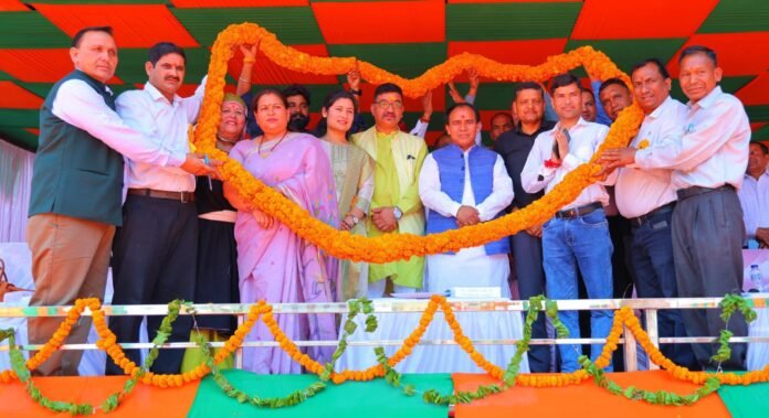 युवा राष्ट्रहित के लिए सदैव खड़े रहें: डॉ. धन सिंह रावत