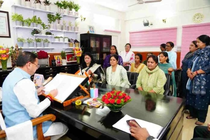 सीएम धामी से मिला आंगनबाड़ी कार्यकत्रियों का प्रतिनिधि मंडल, मुख्यमंत्री के आश्वासन पर हड़ताल स्थगित