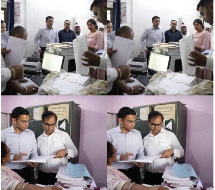 सब रजिस्टार कार्यालय विकासनगर में डीएम और चक्र निरीक्षण; पुराने विलेख पत्र रजिस्टर जब्त