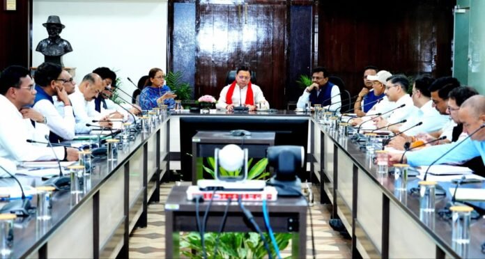 बिना तैयारी बैठक में पहुंचे अधिकारियों पर सीएम धामी सख्त, जताई कड़ी नाराजगी
