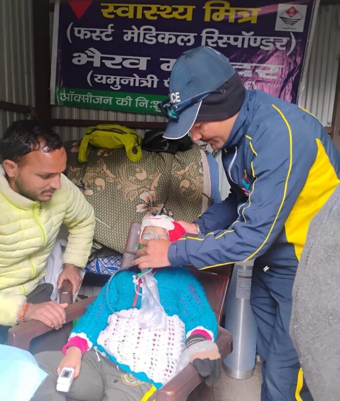 यमुनोत्री पैदल मार्ग पर SDRF जवानों की त्वरित कार्रवाई 07 वर्षीय बालिका को गंभीर अवस्था से बचाया