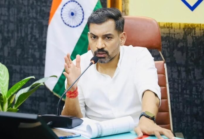 मतदाताओं एवं राजनीतिक दलों की सक्रिय सहभागिता से सुनिश्चित होगी शुद्ध एवं त्रुटिरहित मतदाता सूचीः डीएम