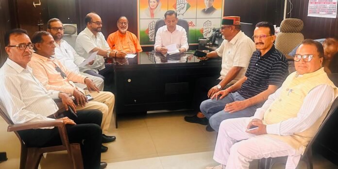 राहुल गांधी जी के उत्तराखंड दौरे को ऐतिहासिक बनाने के लिए कंट्रोल रूम में वरिष्ठ नेताओं की महत्वपूर्ण बैठक